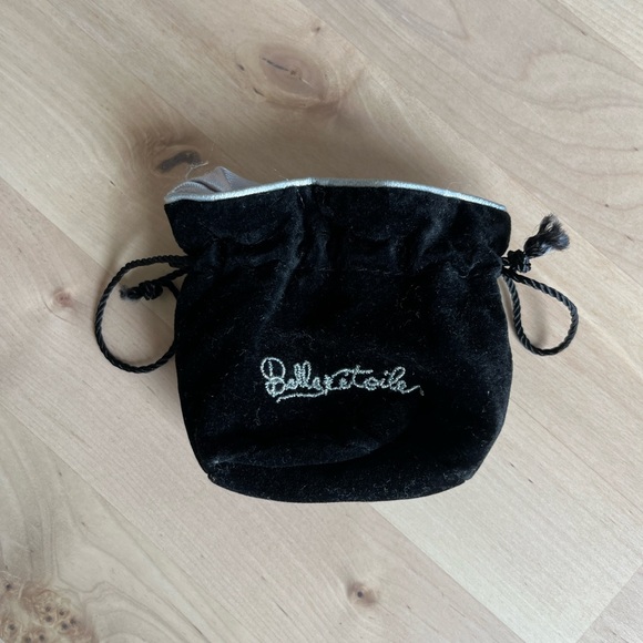 BRAND NEW Belle Etoile Bangle with Music Notes - Picture 5 of 5